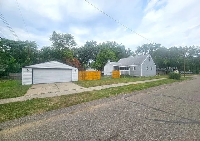 Photo 3 of Single family home for sale at 6015 Herbert St, Westland, MI 48185 | MLS# 81026046737 | Listing updated on 2026-09-17
