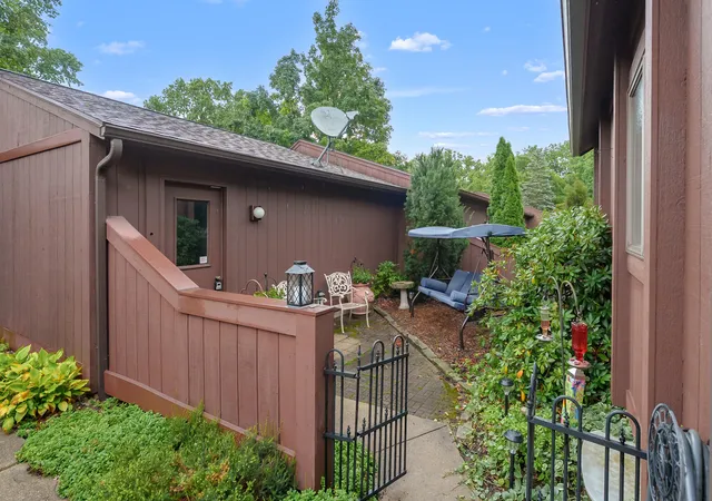 Photo 3 of Condo for sale at 6858 San Gabriel Dr, Kalamazoo, MI 49009 | MLS# 66026046741 | Listing updated on 2026-09-14