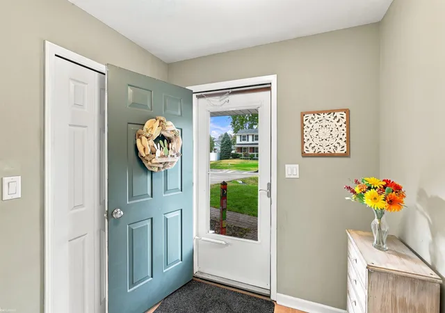 Photo 3 of Single family home for sale at 36724 Nantucket Ct, Clinton Township, MI 48035 | MLS# 58050220635 | Listing updated on 2026-09-29