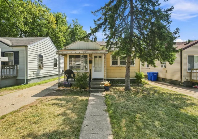 Photo 1 of Single family home for sale at 7530 Westminster Ave, Warren, MI 48091 | MLS# 81026046745 | Listing updated on 2026-09-14