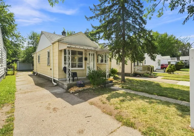 Photo 3 of Single family home for sale at 7530 Westminster Ave, Warren, MI 48091 | MLS# 81026046745 | Listing updated on 2026-09-14