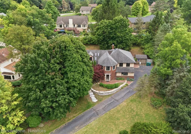 Photo 3 of Single family home for sale at 3351 Proctor Ln, Oakland, MI 48363 | MLS# 20261070869 | Listing updated on 2026-09-23