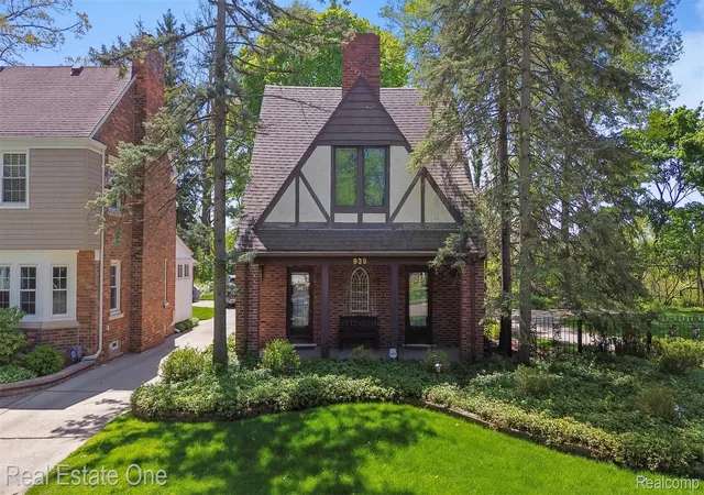 Photo 2 of Single family home for sale at 939 S Highland St, Dearborn, MI 48124 | MLS# 20261070874 | Listing updated on 2026-09-03
