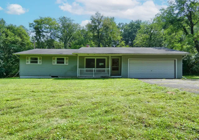 Photo 1 of Sale Pending at 69669 Gumwood Rd, Niles, MI 49120 | MLS# 69026046748 | Listing updated on 2026-09-11