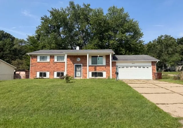 Photo 1 of Sale Pending at 897 N Washington Ave, Battle Creek, MI 49037 | MLS# 65026046747 | Listing updated on 2026-09-17