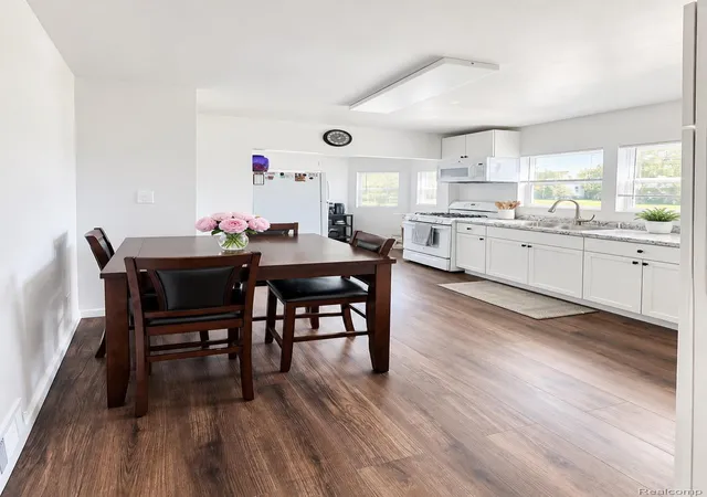 Photo 3 of Single family home for sale at 1025 E Mandeville St, Burton, MI 48529 | MLS# 20261070878 | Listing updated on 2026-09-14