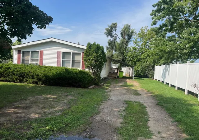Single family home for sale at 502 Hysell St, Clare, MI 48617 | MLS# 79080073174