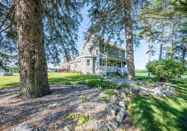 Photo 3 of Single family home for sale at 9644 E Deerfield Rd, Shepherd, MI 48883 | MLS# 79080073175 | Listing updated on 2026-09-18