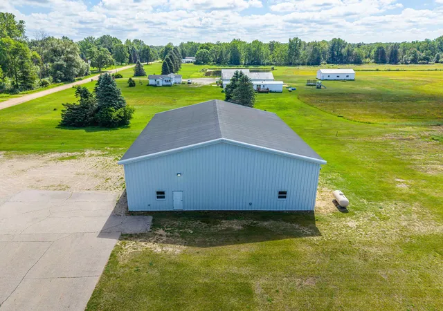 Photo 93 of Single family home for sale at 9644 E Deerfield Rd, Shepherd, MI 48883 | MLS# 79080073175 | Listing updated on 2026-09-19