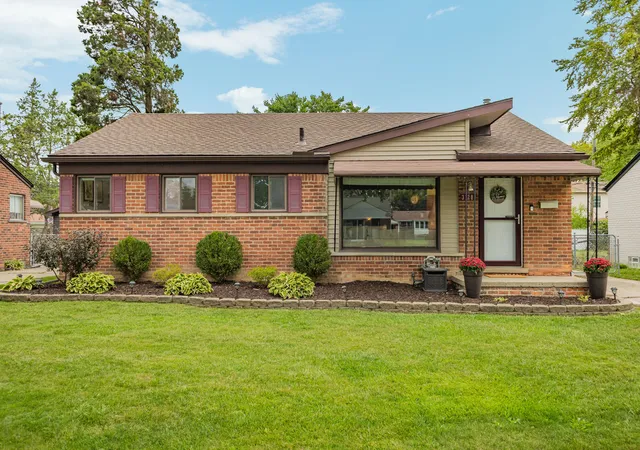 Photo 1 of Sale Pending at 31200 Westfield St, Livonia, MI 48150 | MLS# 81026046750 | Listing updated on 2026-09-09
