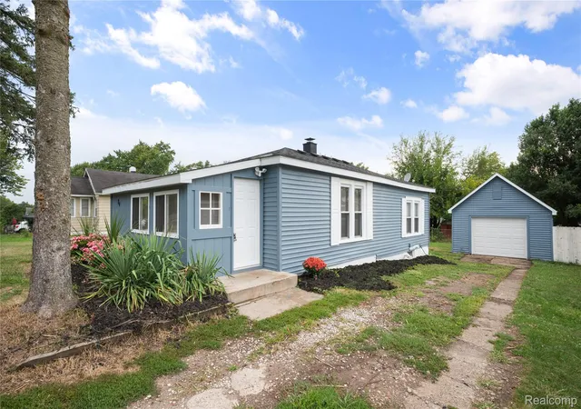 Photo 1 of Sale Pending at 84 W Fairmount Ave, Pontiac, MI 48340 | MLS# 20261070888 | Listing updated on 2026-09-11