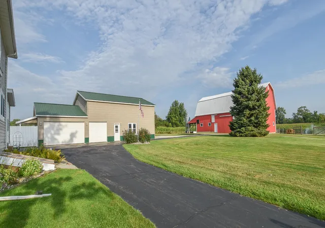 Photo 3 of Single family home for sale at 228 S Centennial Rd, Coldwater, MI 49036 | MLS# 62026046765 | Listing updated on 2026-09-02