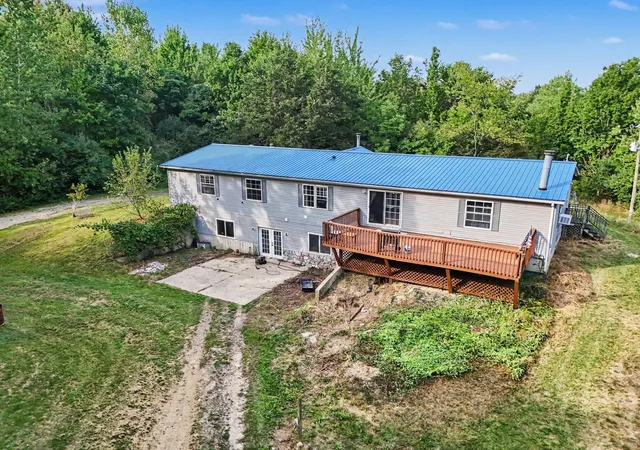 Photo 3 of Single family home for sale at 1863 Crystal Ln, Allegan, MI 49010 | MLS# 66026046763 | Listing updated on 2026-09-16