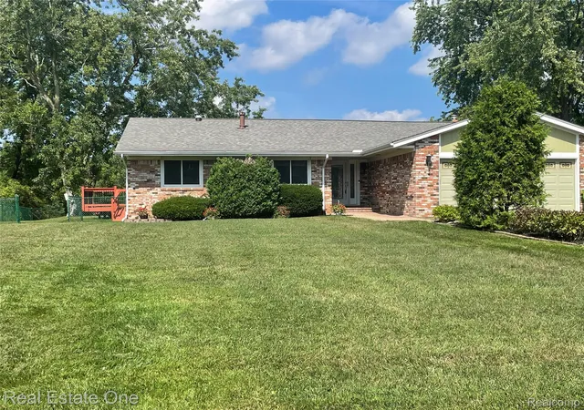 Photo 1 of Single family home for sale at 1910 Harwood Dr, Oxford, MI 48371 | MLS# 20261070896 | Listing updated on 2026-09-06