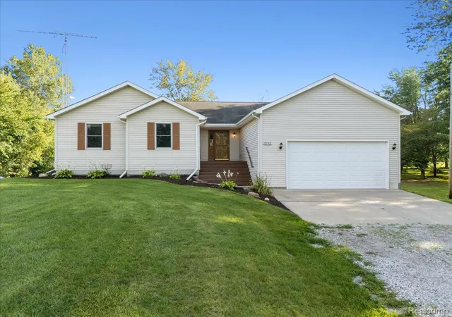 Photo 1 of Sale Pending at 5747 Chase Lake Rd, Fowlerville, MI 48836 | MLS# 20261070898 | Listing updated on 2026-09-10