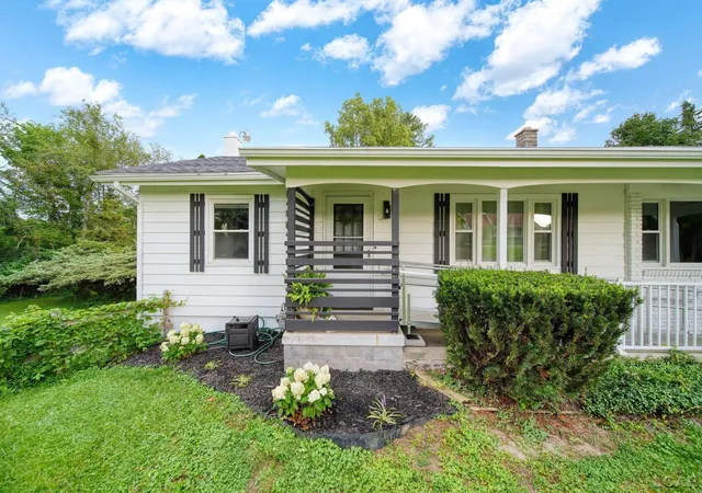 Photo 3 of Single family home for sale at 2787 Lenawee Hills Hwy, Adrian, MI 49221 | MLS# 56050220648 | Listing updated on 2026-09-14