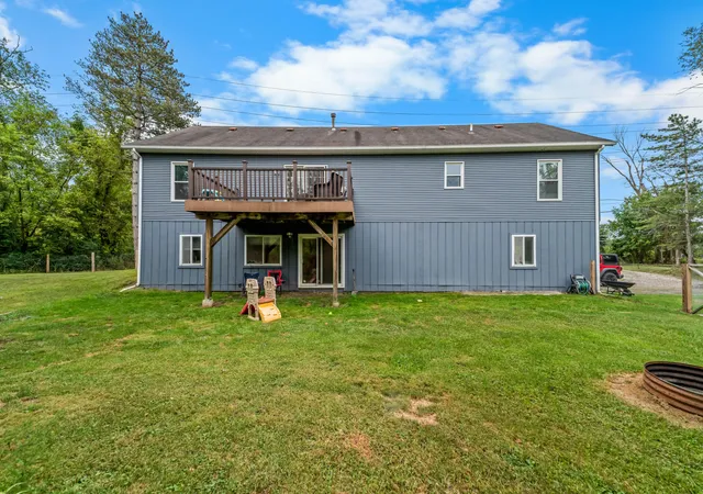 Photo 3 of Single family home for sale at 4240 E Commerce Rd, Commerce Township, MI 48382 | MLS# 81026046776 | Listing updated on 2026-09-12
