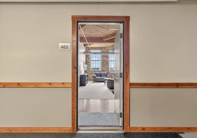 Photo 4 of Condo for sale at 940 Monroe Ave NW #462, Grand Rapids, MI 49503 | MLS# 65026046779 | Listing updated on 2026-09-12