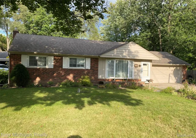 Photo 1 of Sale Pending at 2032 Kingswood Dr, Flint, MI 48507 | MLS# 20261070918 | Listing updated on 2026-09-17