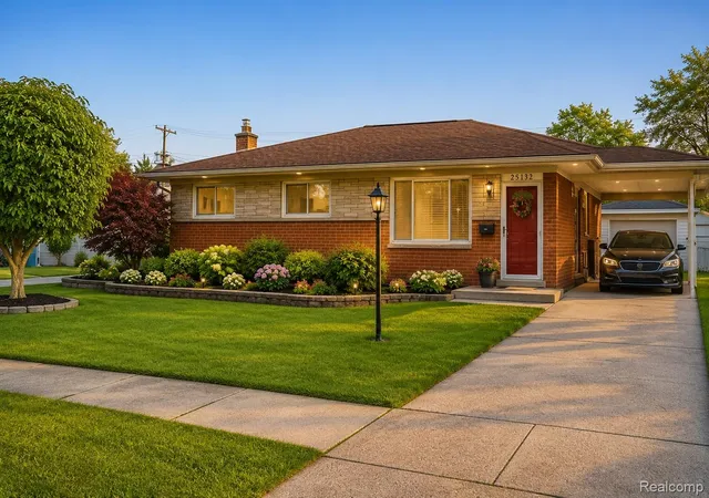 Photo 2 of Single family home for sale at 25132 St Clement Dr, Warren, MI 48089 | MLS# 20261070926 | Listing updated on 2026-09-13