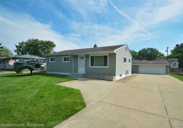Photo 1 of Sale Pending at 2822 Frembes Rd, Waterford, MI 48329 | MLS# 20261070929 | Listing updated on 2026-09-07