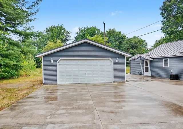 Photo 4 of Single family home for sale at 2339 W Midway Dr, White Cloud, MI 49349 | MLS# 72026046788 | Listing updated on 2026-09-05