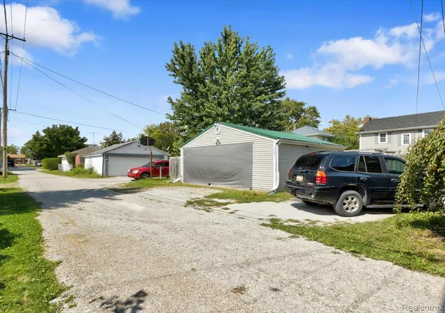 Photo 36 of Single family home for sale at 1424 Court St, PortHuronCity_StClair, MI 48060 | MLS# 20261070930 | Listing updated on 2026-10-19