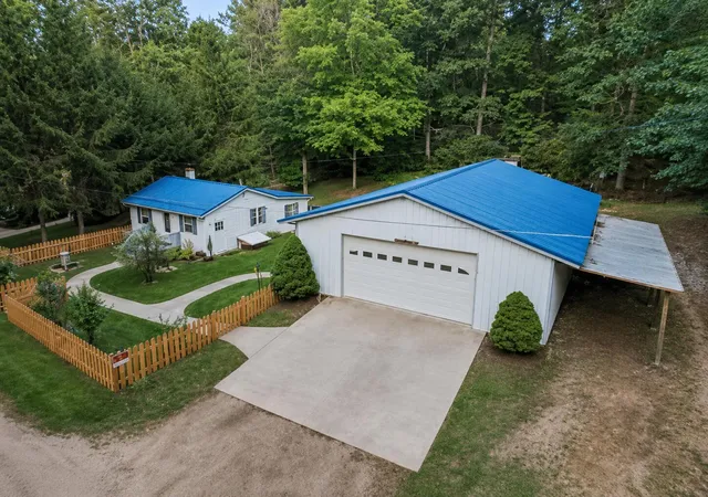 Single family home for sale at 3944 Truesdale Ave, Newaygo, MI 49337 | MLS# 66026046789 | Listing updated on 2026-09-03