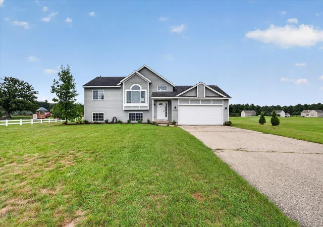 Photo 3 of Single family home for sale at 11310 Meadow Wood Cir, Greenville, MI 48838 | MLS# 65026046791 | Listing updated on 2026-09-06
