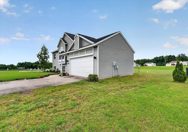 Photo 4 of Single family home for sale at 11310 Meadow Wood Cir, Greenville, MI 48838 | MLS# 65026046791 | Listing updated on 2026-09-06