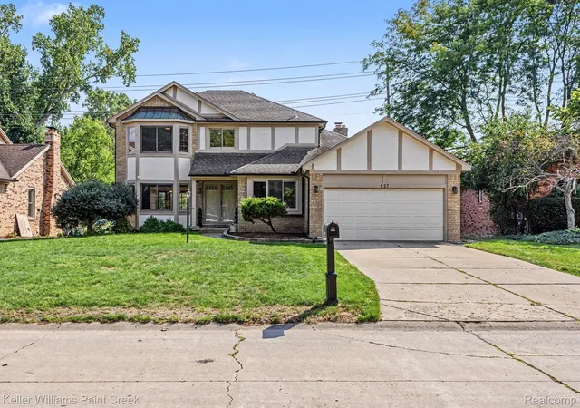 Photo 2 of Single family home for sale at 627 Parkland Dr, Rochester Hills, MI 48307 | MLS# 20261070937 | Listing updated on 2026-09-06