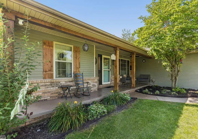 Photo 3 of Single family home for sale at 5765 Roberts Rd, Cottrellville, MI 48039 | MLS# 58050220656 | Listing updated on 2026-09-03