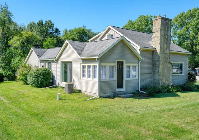 Photo 3 of Single family home for sale at 7621 Coon Hl Rd, Munith, MI 49259 | MLS# 55026046795 | Listing updated on 2026-09-03