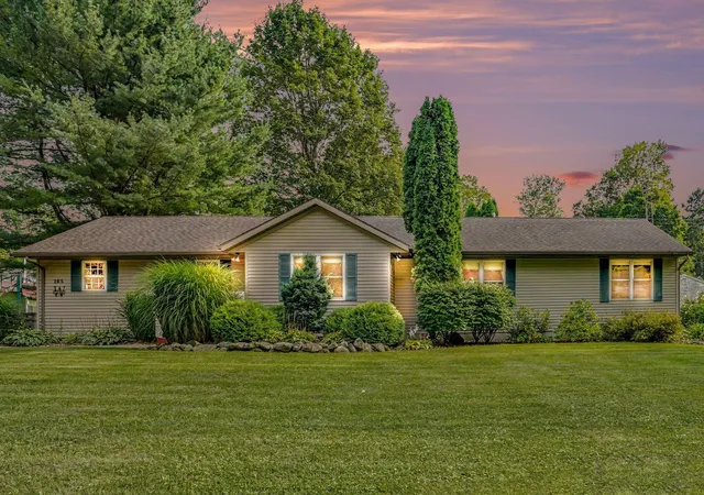 Photo 2 of Single family home for sale at 165 W Monroe St, Marcellus, MI 49067 | MLS# 69026046794 | Listing updated on 2026-09-03