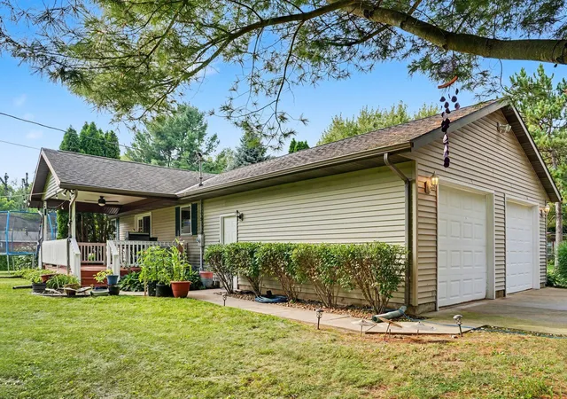 Photo 4 of Single family home for sale at 165 W Monroe St, Marcellus, MI 49067 | MLS# 69026046794 | Listing updated on 2026-09-03