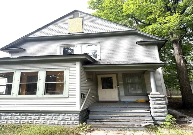 Photo 2 of Single family home for sale at 430 Park Pl, Kalamazoo, MI 49001 | MLS# 66026046796 | Listing updated on 2026-09-15