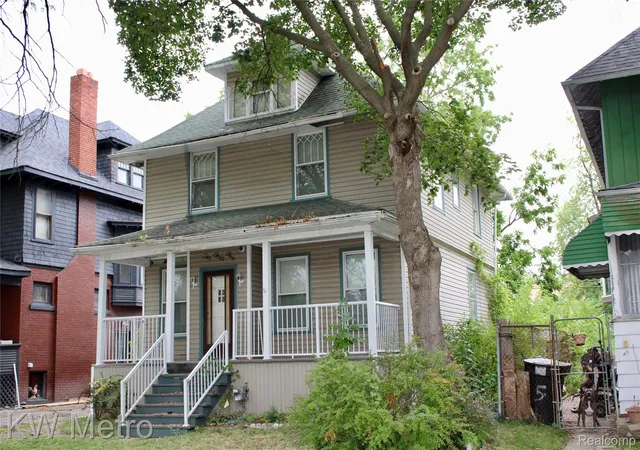 Photo 2 of Single family home for sale at 245 Woodland St, Detroit, MI 48202 | MLS# 20261070946 | Listing updated on 2026-09-14