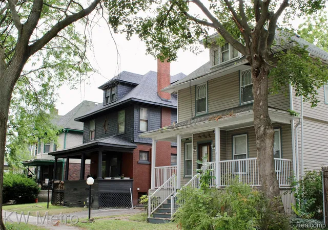 Photo 3 of Single family home for sale at 245 Woodland St, Detroit, MI 48202 | MLS# 20261070946 | Listing updated on 2026-09-14