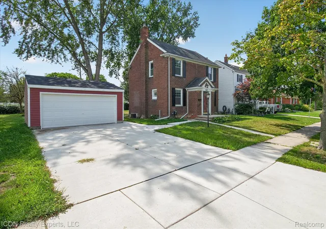 Photo 2 of Single family home for sale at 667 North Dr, Wyandotte, MI 48192 | MLS# 20261070950 | Listing updated on 2026-09-05
