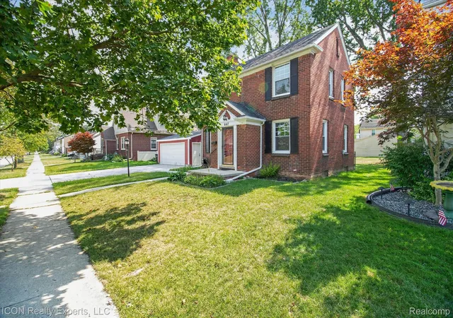 Photo 3 of Single family home for sale at 667 North Dr, Wyandotte, MI 48192 | MLS# 20261070950 | Listing updated on 2026-09-05