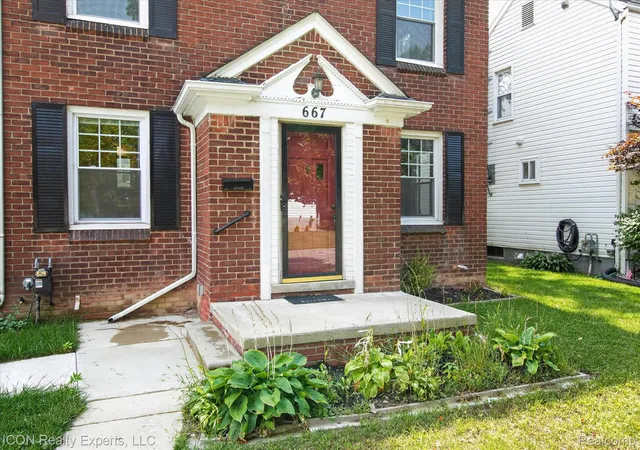 Photo 4 of Single family home for sale at 667 North Dr, Wyandotte, MI 48192 | MLS# 20261070950 | Listing updated on 2026-09-05