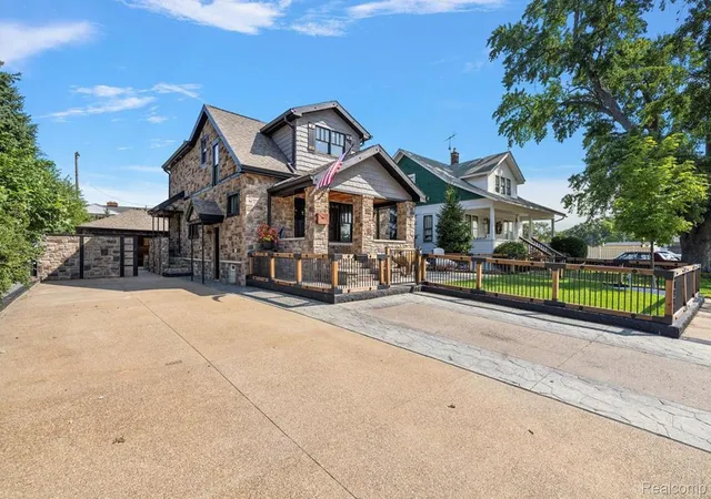 Photo 2 of Single family home for sale at 7881 Chapoton St, Utica, MI 48317 | MLS# 20261070952 | Listing updated on 2026-09-16
