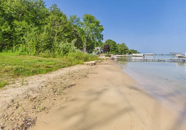 Photo 3 of Single family home for sale at 10189 N Shore Dr, Northport, MI 49670 | MLS# 78080073179 | Listing updated on 2026-09-10