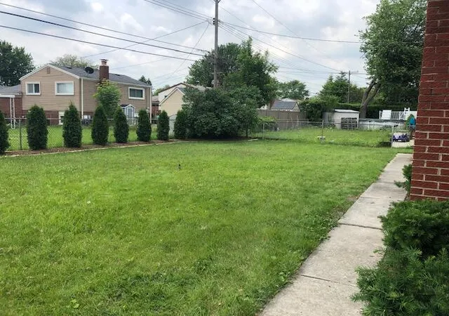 Photo 3 of Single family home for sale at 11242 Glenis Dr, Sterling Heights, MI 48312 | MLS# 81026046804 | Listing updated on 2026-09-17