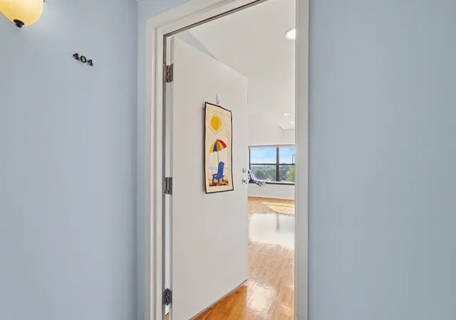 Listing Photo 5 - Condo for sale in building located at 297 W Clay Ave, Muskegon, MI 49440 - Unit #404