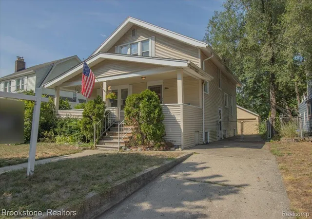 Photo 2 of Land for sale at 511 Woodcrest Dr, Royal Oak, MI 48067 | MLS# 20261070960 | Listing updated on 2026-09-16