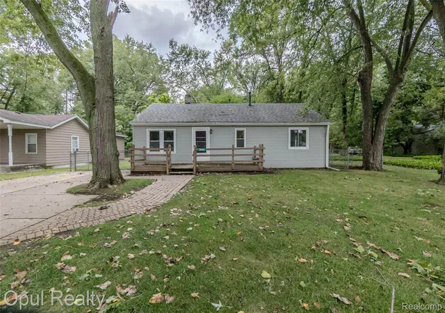 Photo 1 of Single family home for sale at 20823 Hugo St, Farmington Hills, MI 48336 | MLS# 20261070961 | Listing updated on 2026-09-17