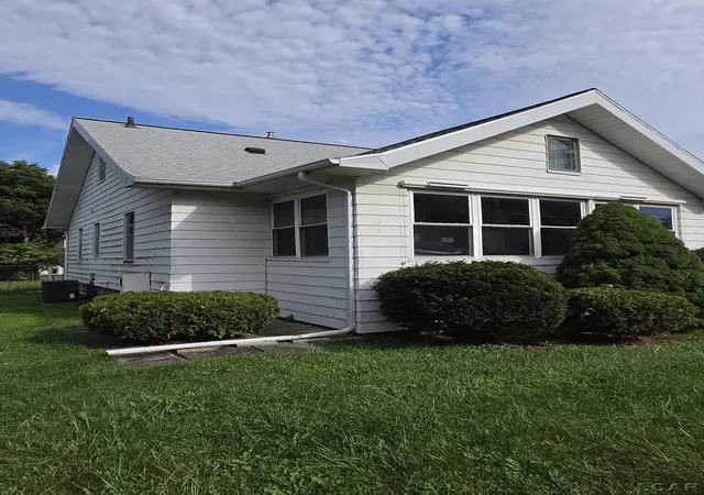 Photo 3 of Single family home for sale at 133 N Wisner St, Jackson, MI 49202 | MLS# 56050220663 | Listing updated on 2026-09-14