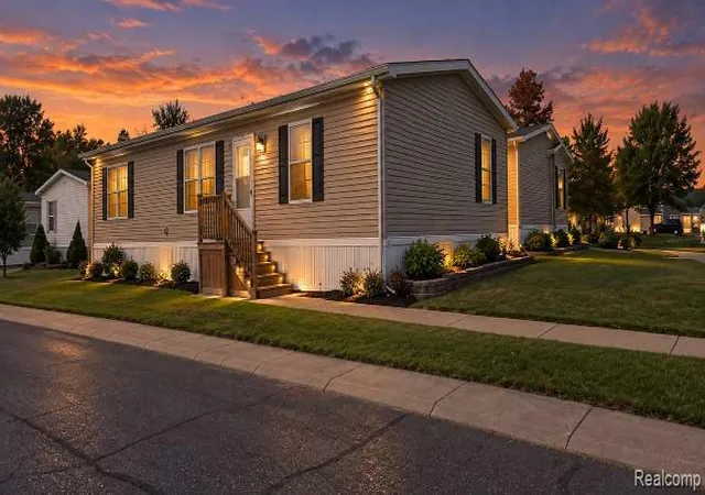 Photo 1 of Single family home for sale at 28958 Country Ln, Flat Rock, MI 48134 | MLS# 20261070963 | Listing updated on 2026-09-09