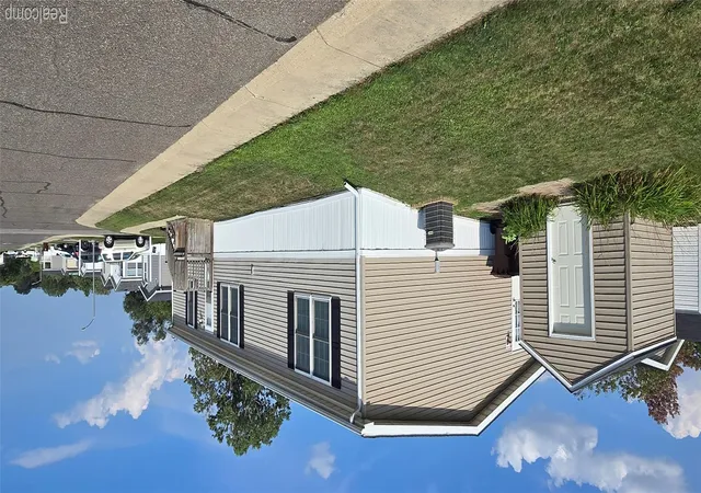 Photo 3 of Single family home for sale at 28958 Country Ln, Flat Rock, MI 48134 | MLS# 20261070963 | Listing updated on 2026-09-09